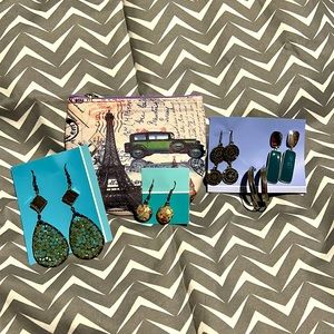 Earrings!! 5 pair silver earrings and coin purse